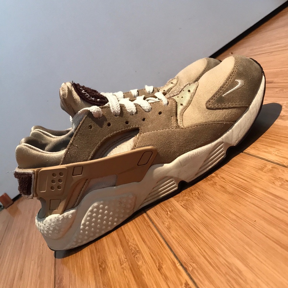 Nike Tan Huaraches Size 8 men’s